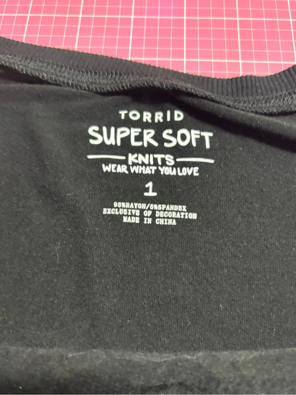 Torrid 1 Women 1X Black Sugar Dolman Skull Graphic Super Soft Knits Long Sleeve - Picture 6 of 12